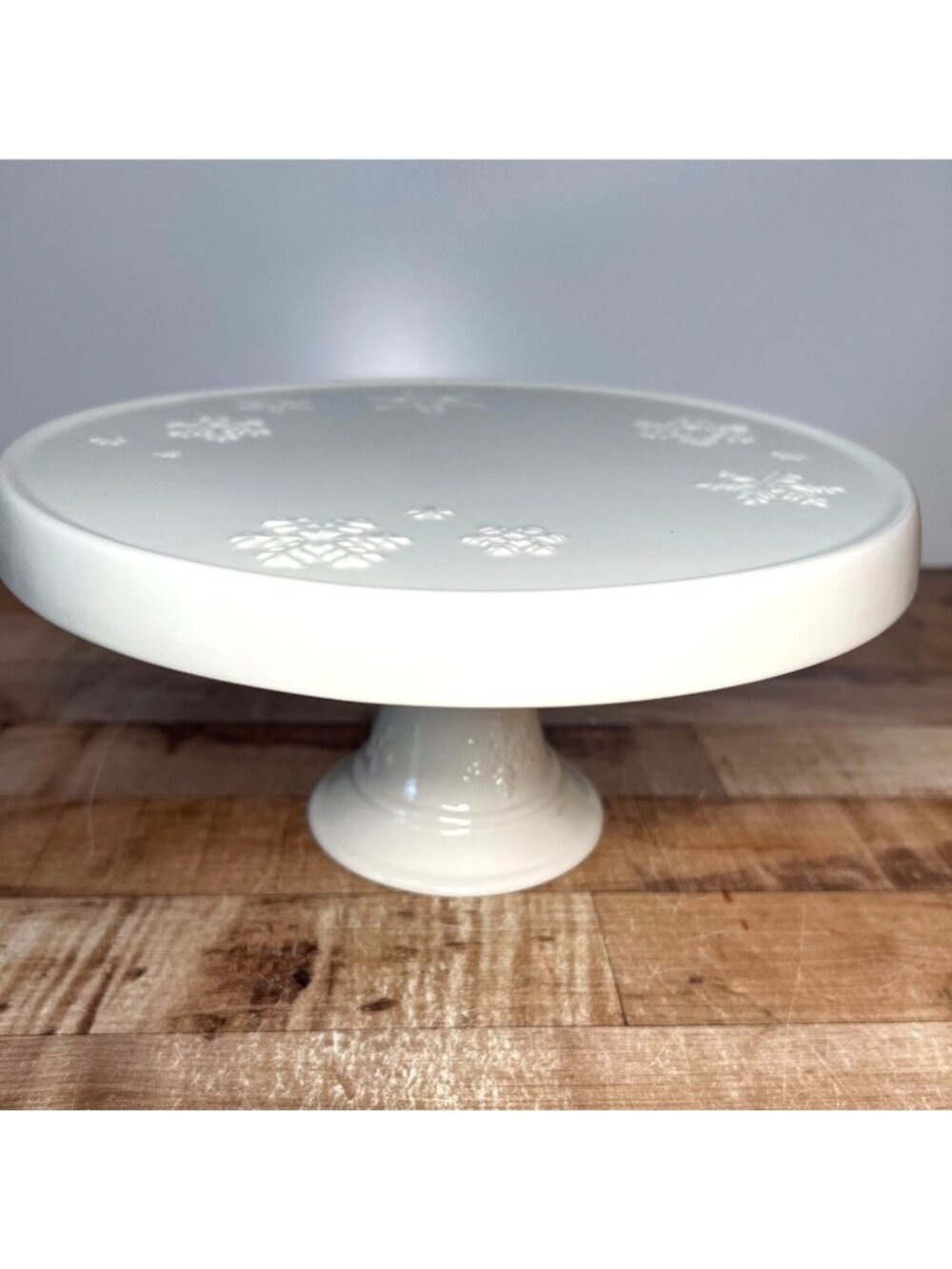 Hallmark Snowflake Embossed Ceramic Cake Stand Winter White Pedestal Design